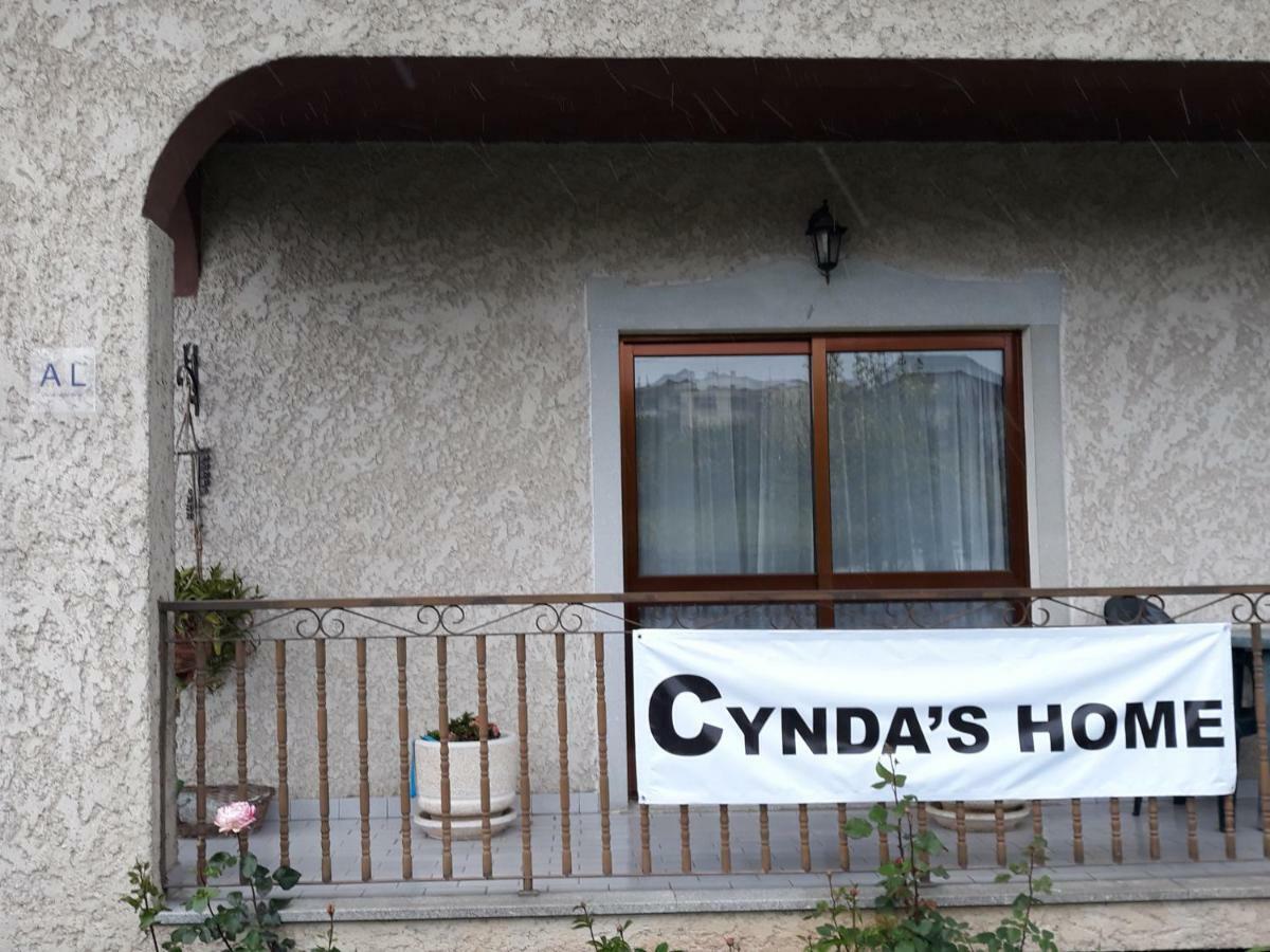 Cynda's