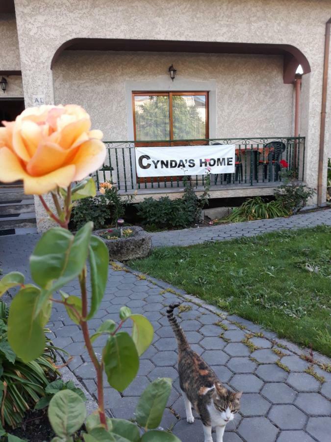 Homestay Cynda's *